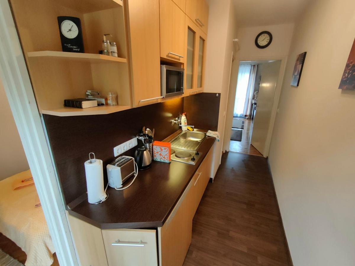 Апартаменты Rosy Apartman Вонярцвашхедь Экстерьер фото